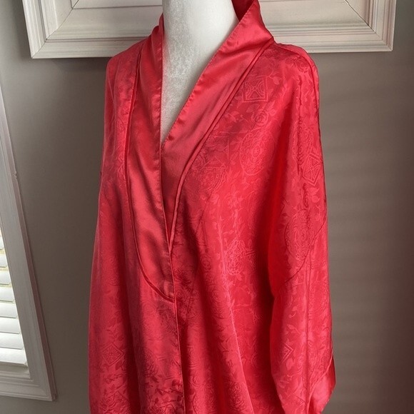Victoria’s Secret Vintage Satin Gold Label Coral Embossed Robe OS - Picture 3 of 13